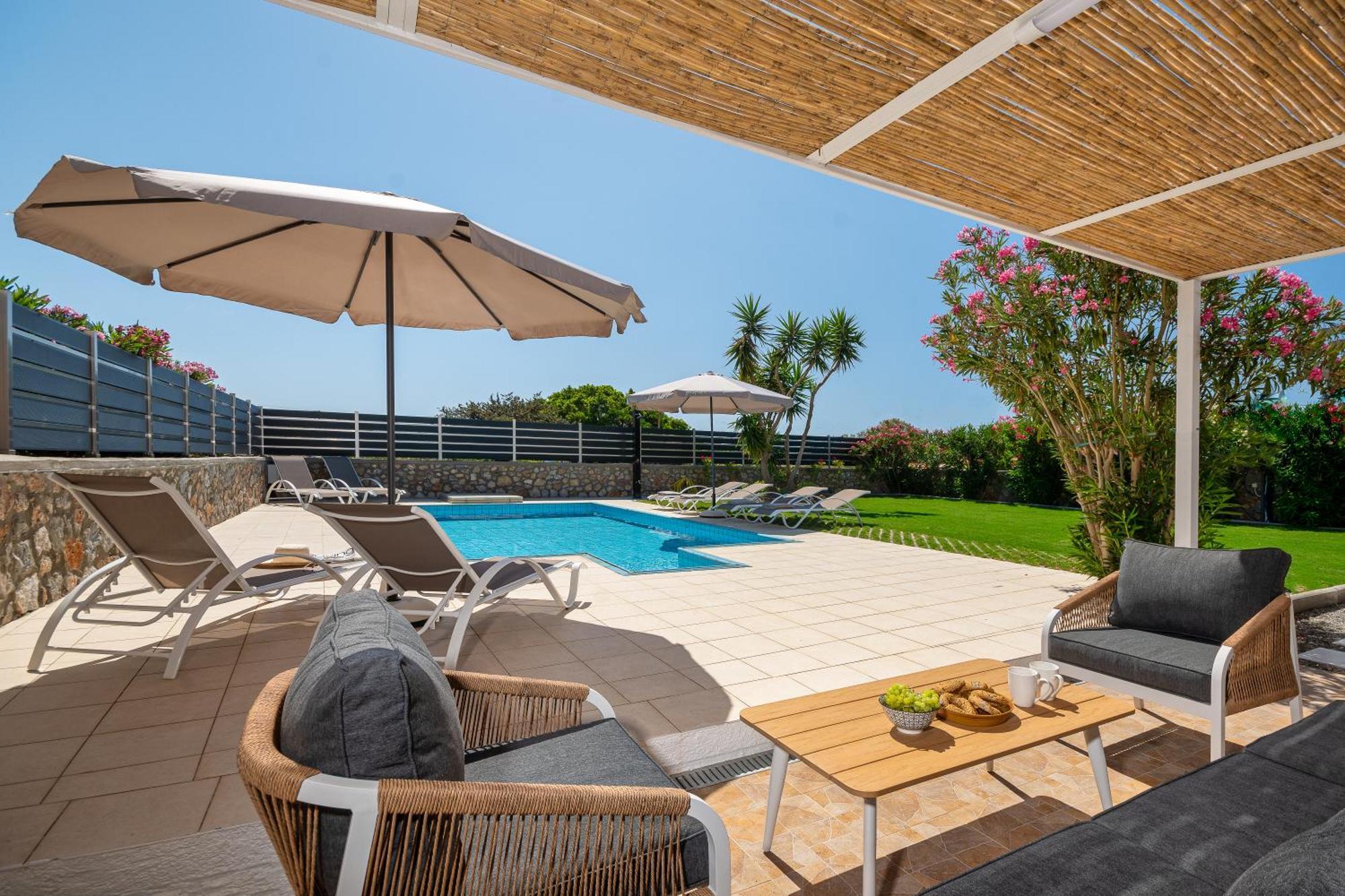 Villa Mariani II - In Lothiarika, Newly Renovated June 2024, Private Pool, Lindos 10 Min, Beach 120M 라도스 외부 사진