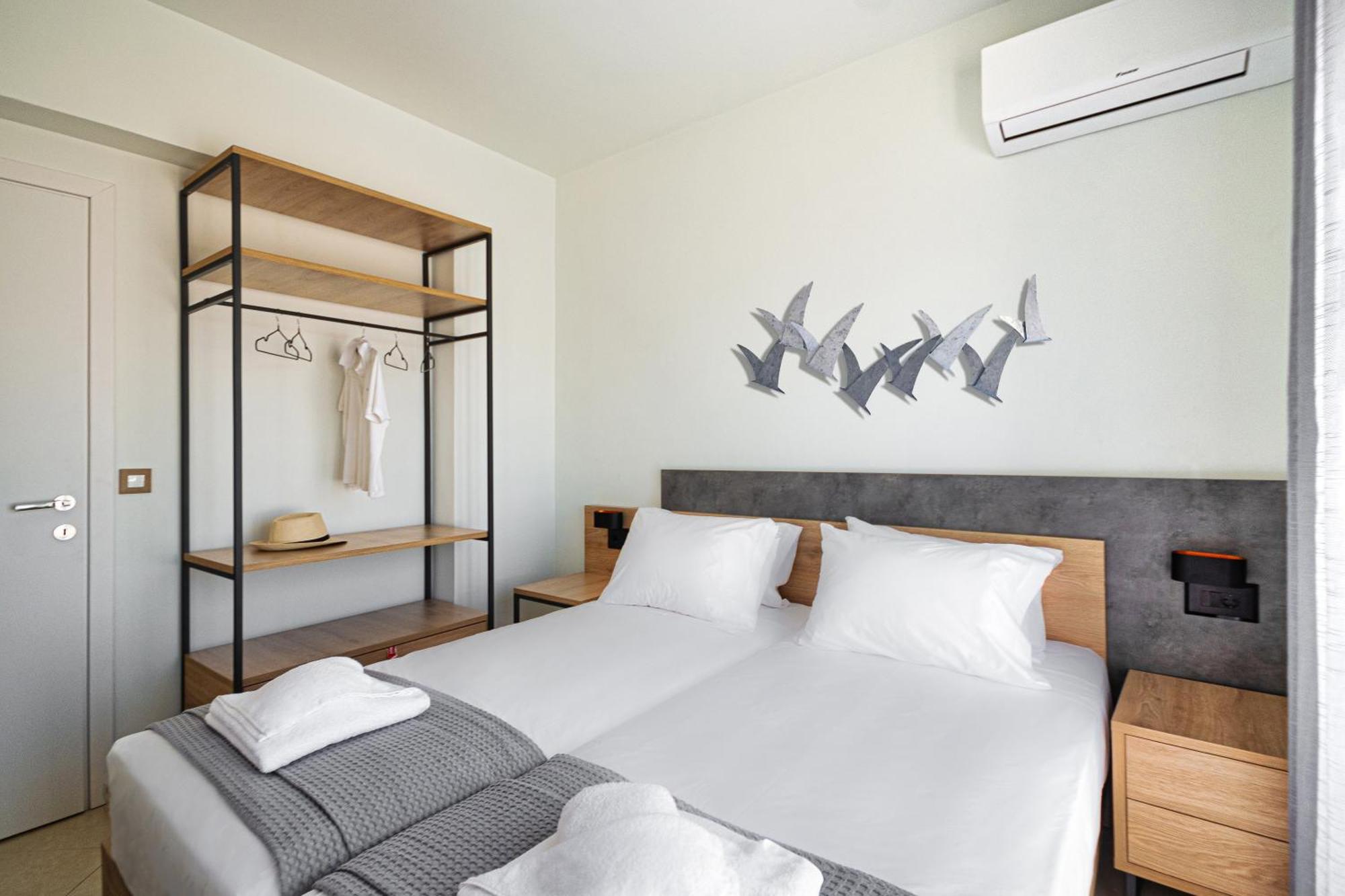 Villa Mariani II - In Lothiarika, Newly Renovated June 2024, Private Pool, Lindos 10 Min, Beach 120M 라도스 외부 사진