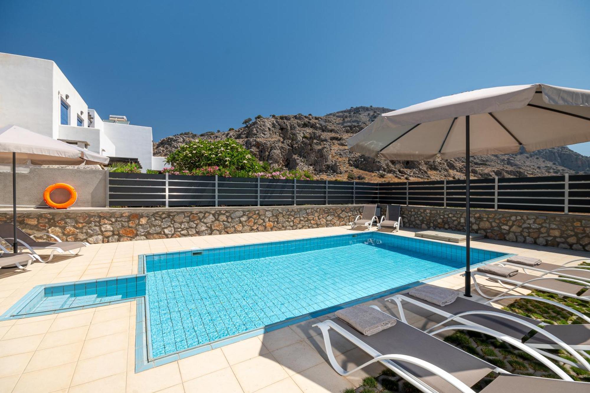 Villa Mariani II - In Lothiarika, Newly Renovated June 2024, Private Pool, Lindos 10 Min, Beach 120M 라도스 외부 사진